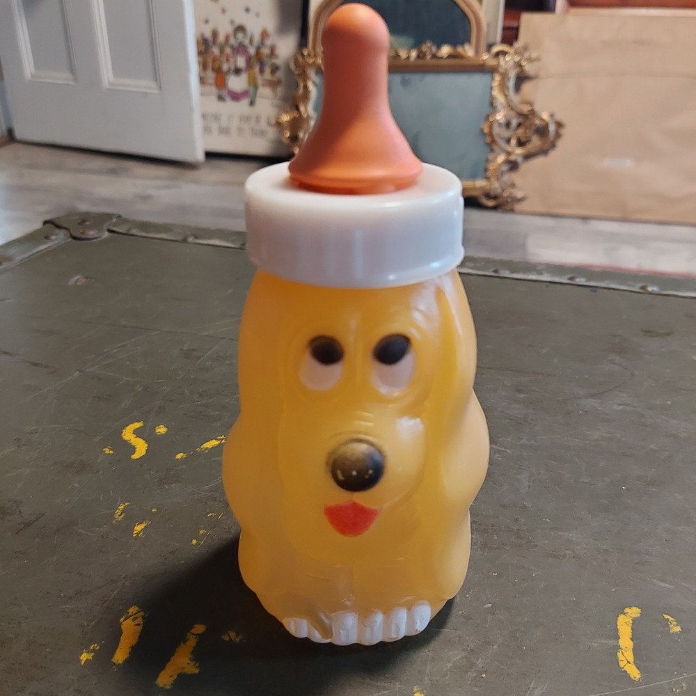 Vintage Evenflo Puppy Dog Baby Bottle Yellow Plastic 4oz Novelty Collectible